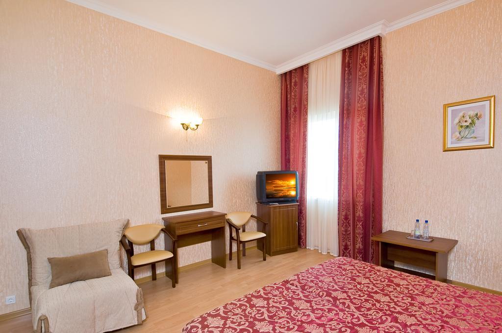 Vizit Hotel Краснодар Стая снимка